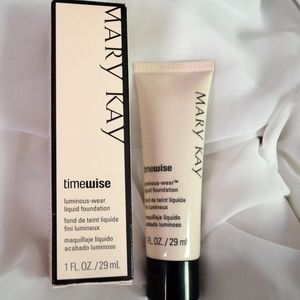 MARY KAY Timewise Luminous-wear Liquid Foundation